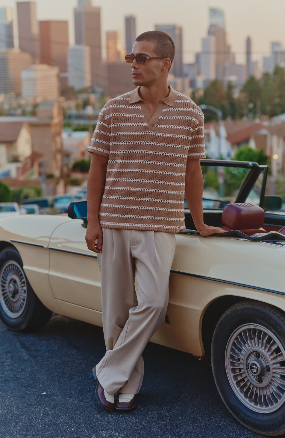 Romano Polo de rayas con corte boxy en tono taupe