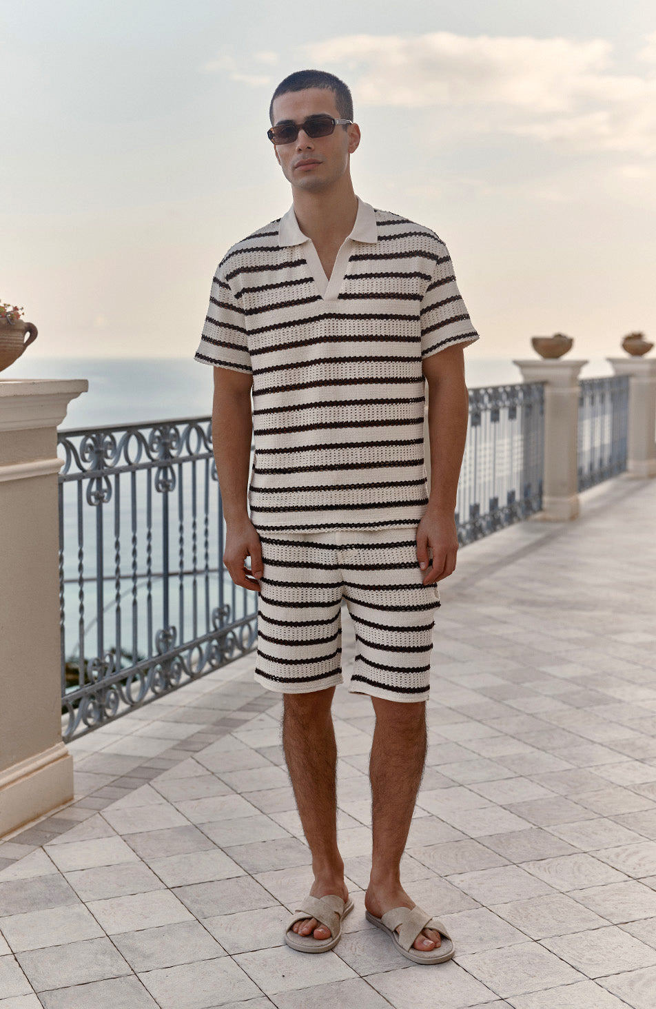 Shorts de rayas Romano en beige y marrón
