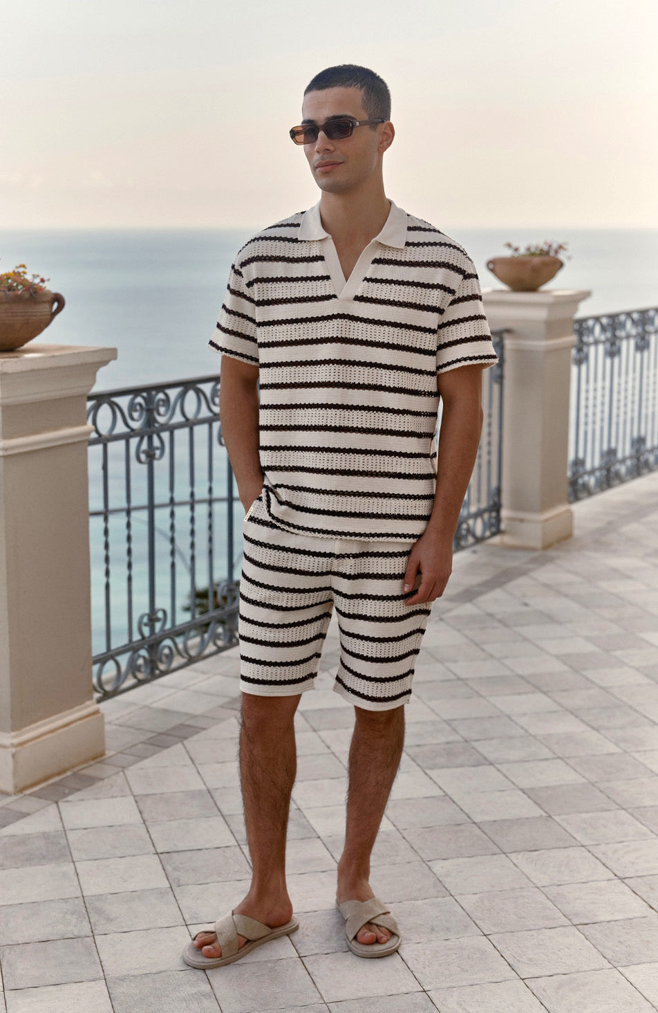 Shorts de rayas Romano en beige y marrón